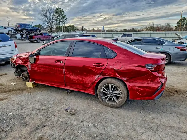 3KPF24AD2RE732230 2024 KIA FORTE - Image 2