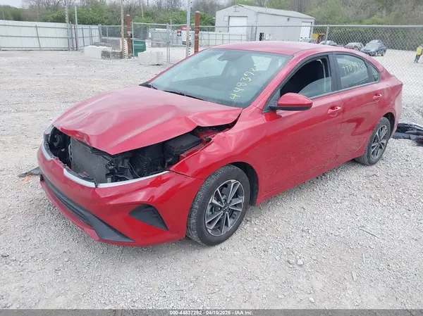 3KPF24AD2RE733555 2024 KIA FORTE - Image 2