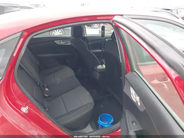 3KPF24AD2RE733555 2024 KIA FORTE - Image 8