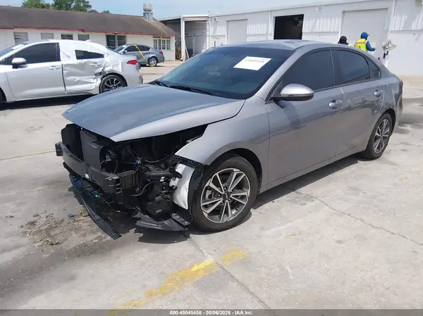 3KPF24AD2RE734348 2024 KIA FORTE - Image 2