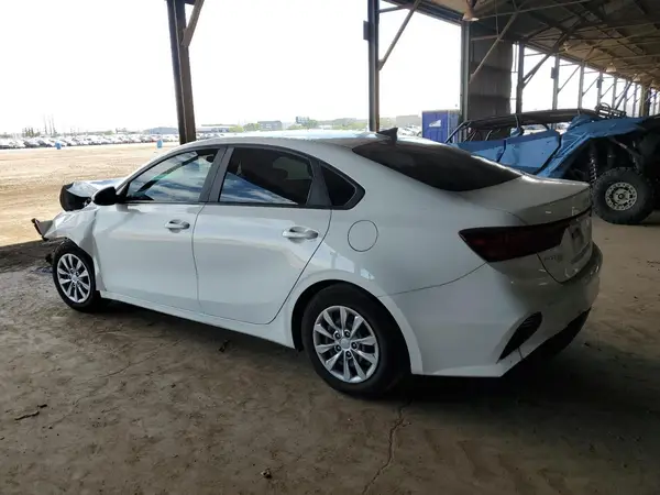 3KPF24AD2RE736682 2024 KIA FORTE - Image 2