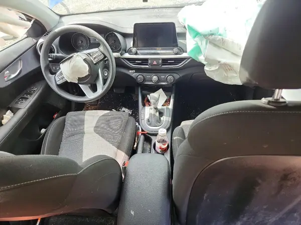 3KPF24AD2RE736813 2024 KIA FORTE - Image 8