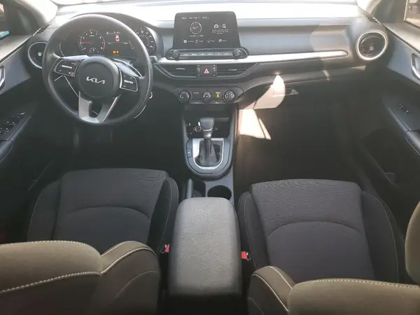 3KPF24AD2RE737444 2024 KIA FORTE - Image 8