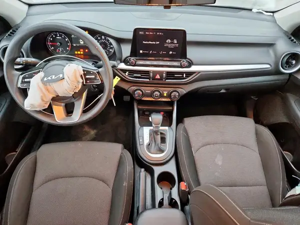 3KPF24AD2RE737749 2024 KIA FORTE - Image 8