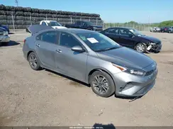 3KPF24AD2RE738187 2024 KIA FORTE