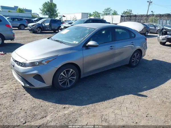 3KPF24AD2RE738187 2024 KIA FORTE - Image 2