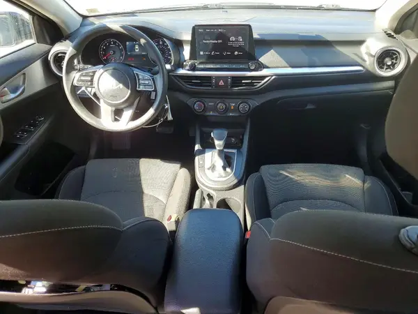 3KPF24AD2RE739856 2024 KIA FORTE - Image 8