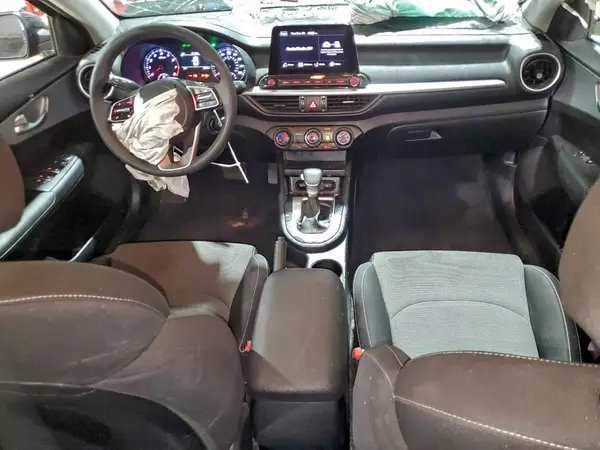3KPF24AD2RE739971 2024 KIA FORTE - Image 8
