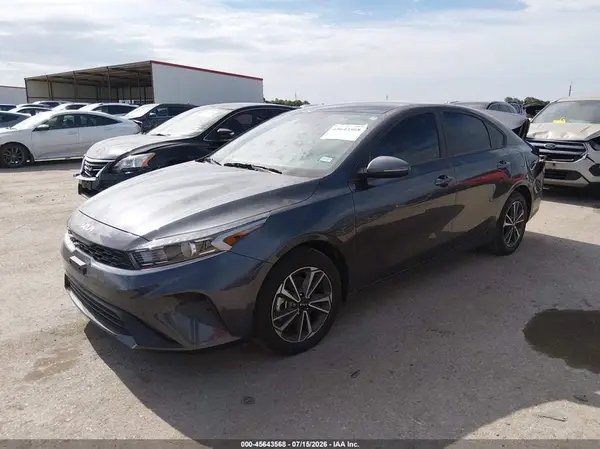 3KPF24AD2RE740795 2024 KIA FORTE - Image 2