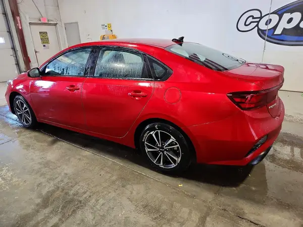 3KPF24AD2RE742305 2024 KIA FORTE - Image 2
