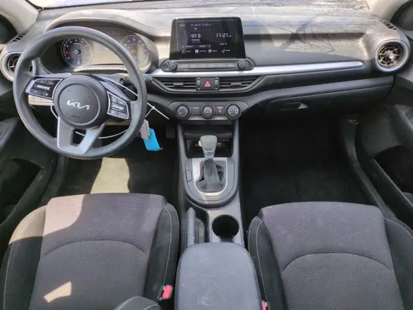 3KPF24AD2RE742997 2024 KIA FORTE - Image 8
