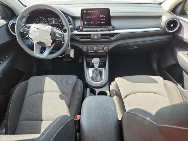 3KPF24AD2RE743003 2024 KIA FORTE - Image 8