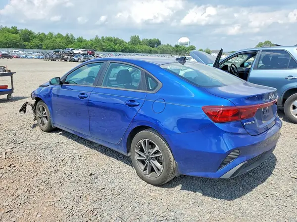 3KPF24AD2RE744071 2024 KIA FORTE - Image 2