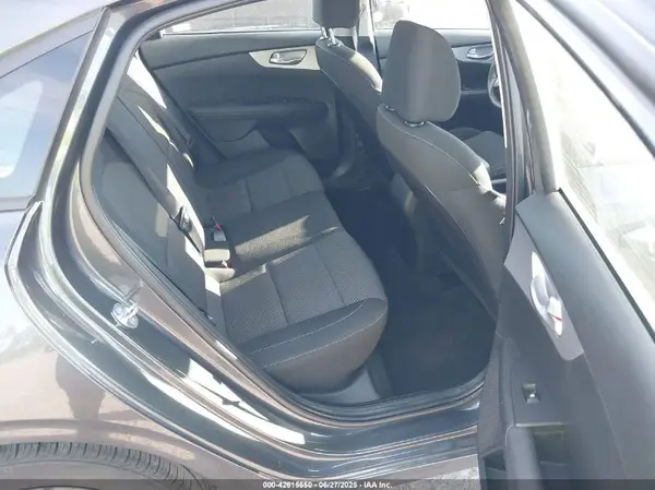 3KPF24AD2RE744135 2024 KIA FORTE - Image 8