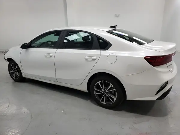 3KPF24AD2RE745964 2024 KIA FORTE - Image 2