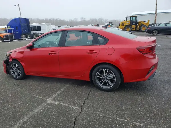 3KPF24AD2RE746094 2024 KIA FORTE - Image 2