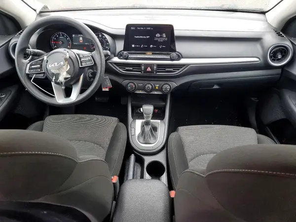 3KPF24AD2RE746094 2024 KIA FORTE - Image 8