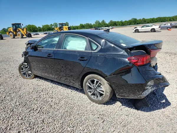 3KPF24AD2RE748878 2024 KIA FORTE - Image 2