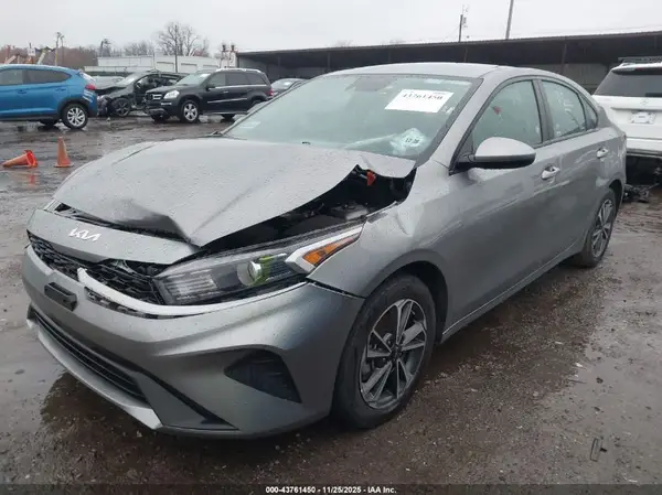 3KPF24AD2RE749531 2024 KIA FORTE - Image 2