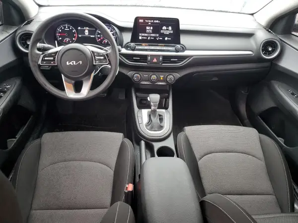 3KPF24AD2RE749903 2024 KIA FORTE - Image 8