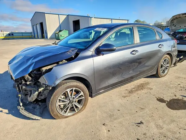 3KPF24AD2RE749948 2024 KIA FORTE - Image 1