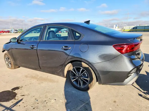 3KPF24AD2RE749948 2024 KIA FORTE - Image 2