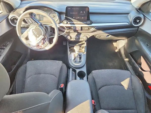 3KPF24AD2RE749948 2024 KIA FORTE - Image 8