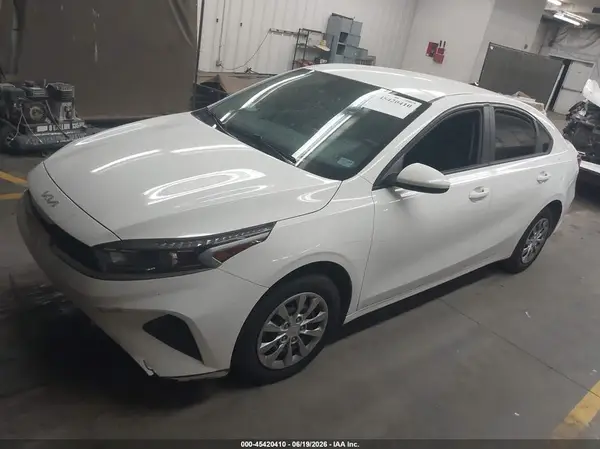 3KPF24AD2RE750551 2024 KIA FORTE - Image 2