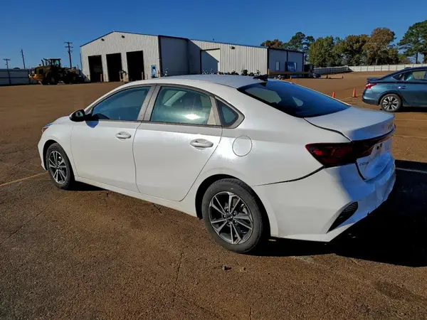 3KPF24AD2RE752431 2024 KIA FORTE - Image 2