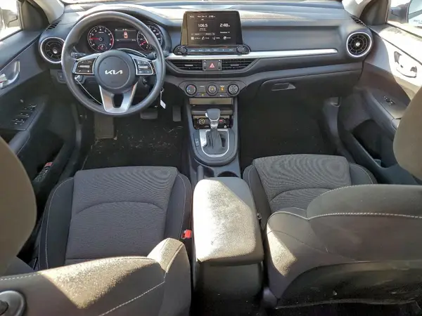 3KPF24AD2RE752431 2024 KIA FORTE - Image 8