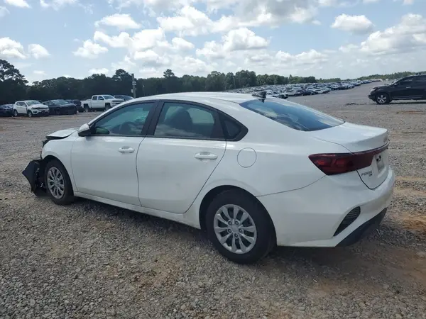3KPF24AD2RE753028 2024 KIA FORTE - Image 2