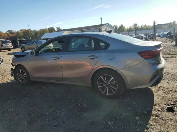 3KPF24AD2RE753188 2024 KIA FORTE - Image 2