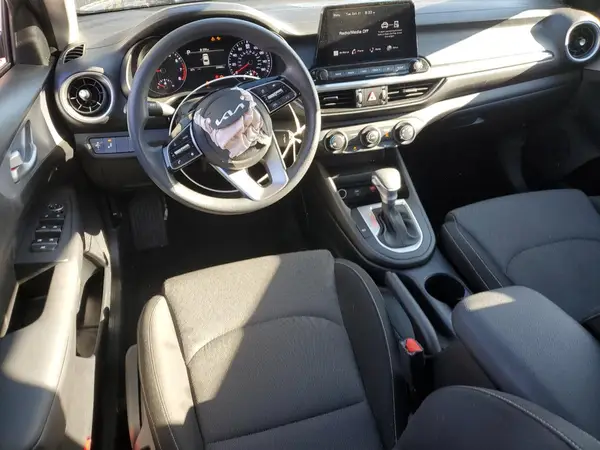 3KPF24AD2RE753188 2024 KIA FORTE - Image 8