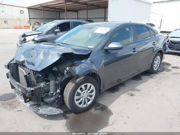3KPF24AD2RE753241 2024 KIA FORTE - Image 2