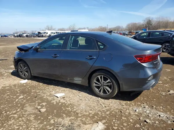 3KPF24AD2RE754227 2024 KIA FORTE - Image 2