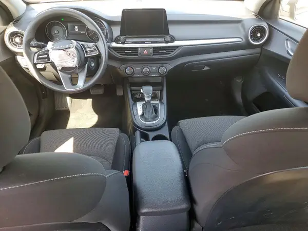 3KPF24AD2RE754227 2024 KIA FORTE - Image 8
