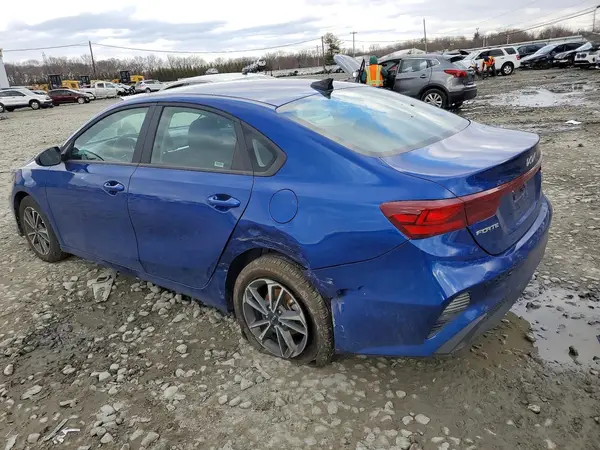 3KPF24AD2RE755376 2024 KIA FORTE - Image 2