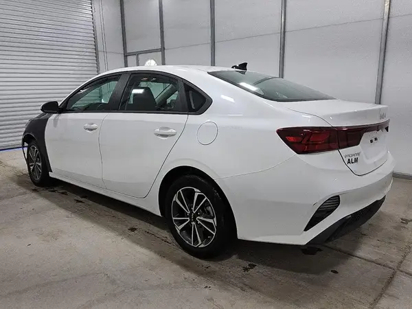 3KPF24AD2RE757970 2024 KIA FORTE - Image 2