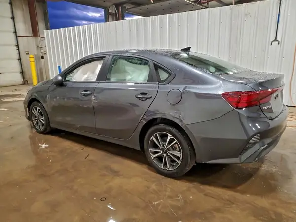 3KPF24AD2RE758388 2024 KIA FORTE - Image 2
