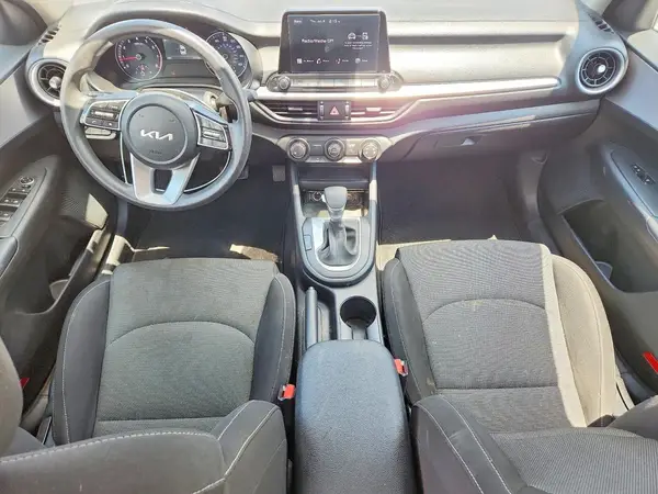 3KPF24AD2RE760836 2024 KIA FORTE - Image 8