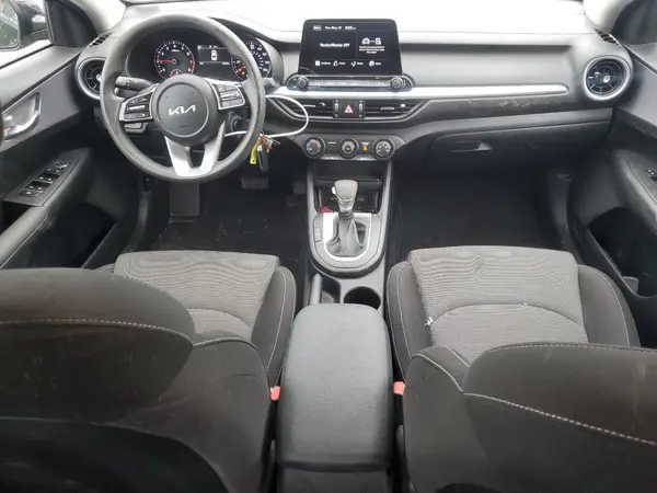 3KPF24AD2RE762201 2024 KIA FORTE - Image 8