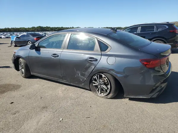 3KPF24AD2RE762490 2024 KIA FORTE - Image 2