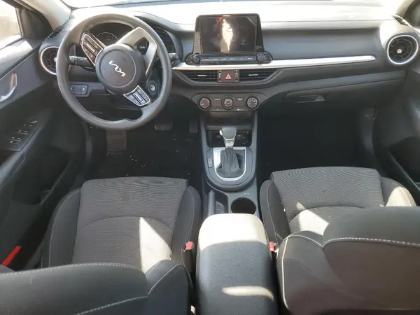 3KPF24AD2RE762490 2024 KIA FORTE - Image 8