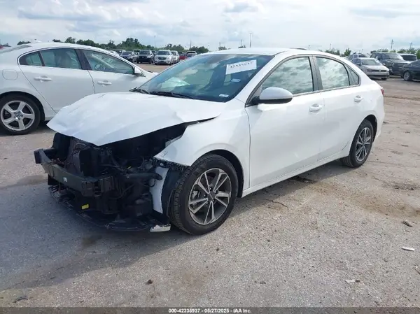 3KPF24AD2RE763672 2024 KIA FORTE - Image 2
