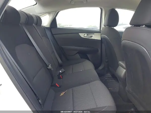 3KPF24AD2RE763672 2024 KIA FORTE - Image 8