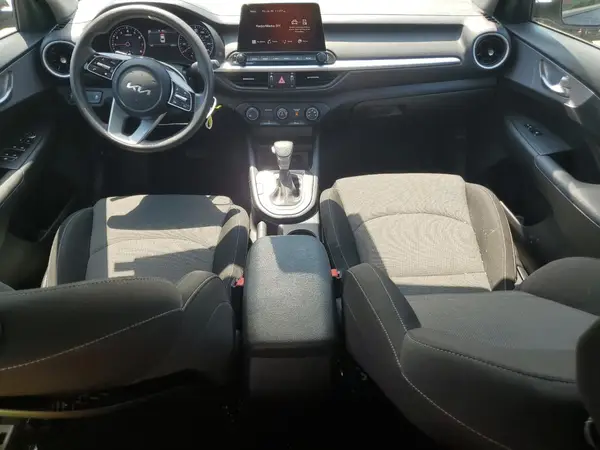 3KPF24AD2RE764739 2024 KIA FORTE - Image 8