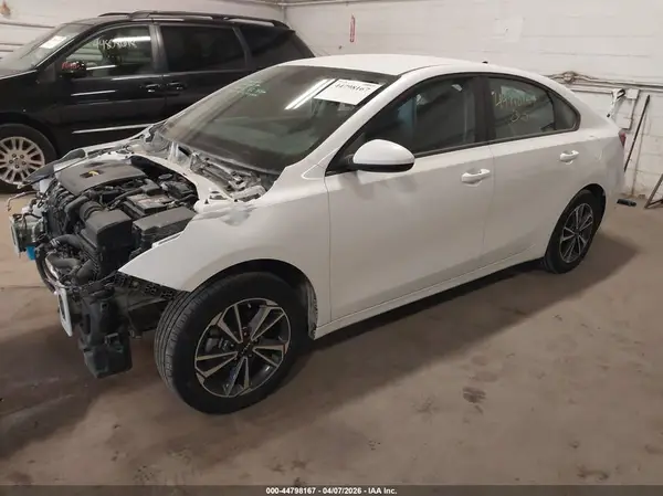 3KPF24AD2RE766541 2024 KIA FORTE - Image 2