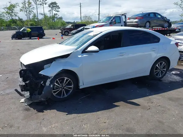 3KPF24AD2RE766698 2024 KIA FORTE - Image 2