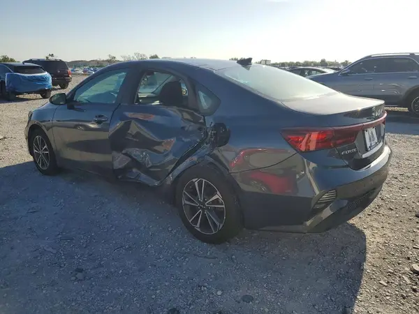 3KPF24AD2RE768208 2024 KIA FORTE - Image 2