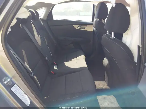 3KPF24AD2RE768404 2024 KIA FORTE - Image 8